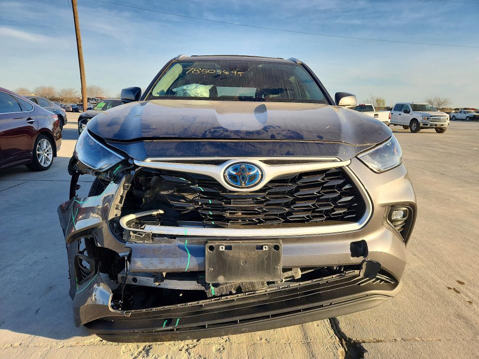 Photo 5 from auction – 2024 TOYOTA HIGHLANDER with VIN 5TDKARAH5RS023864
