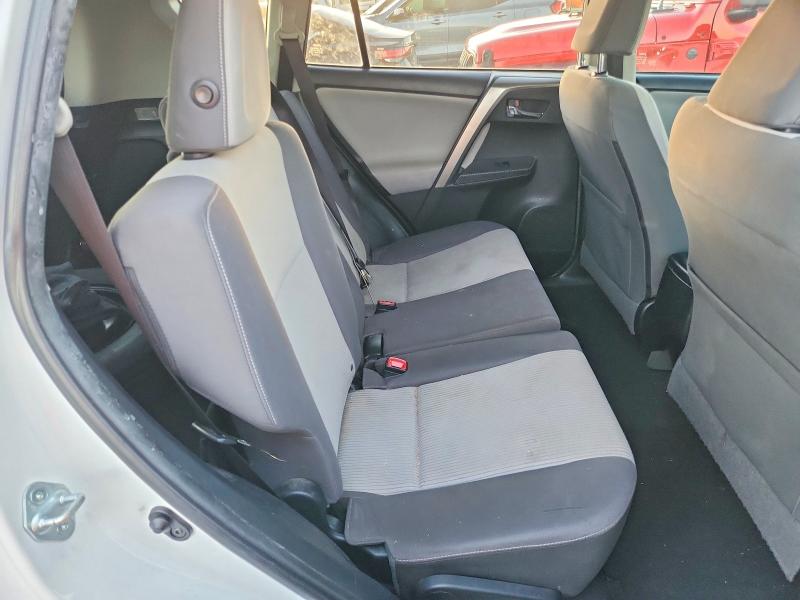 Photo 10 from auction – 2015 TOYOTA RAV4 XLE with VIN JTMWFREV8FD078741