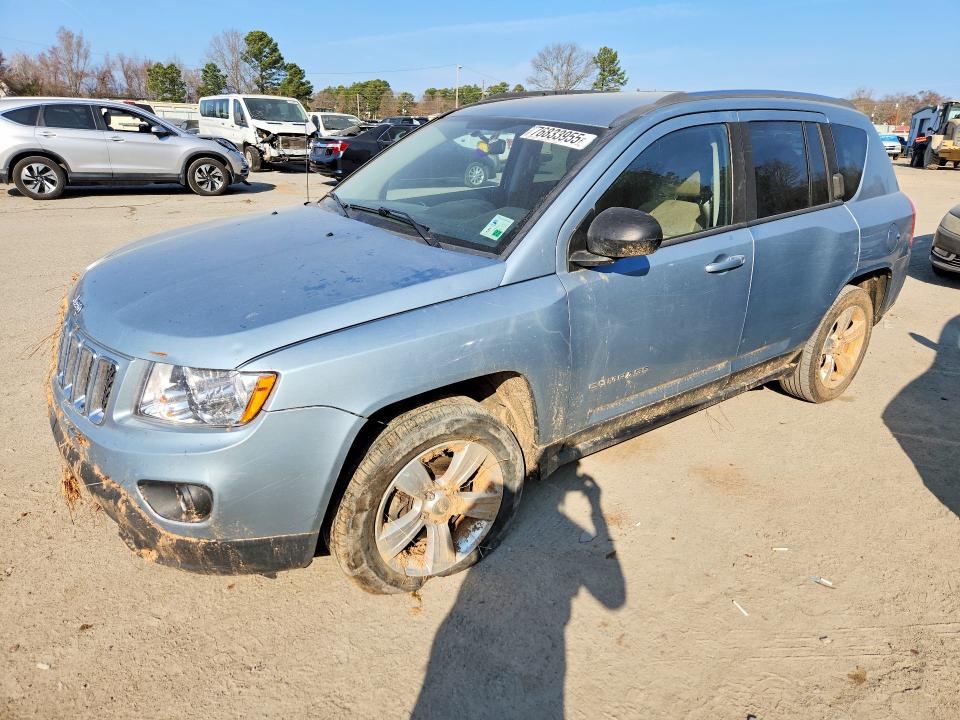 JEEP COMPASS 2013 with VIN 1C4NJCEB0DD205136 - Photo from auction
