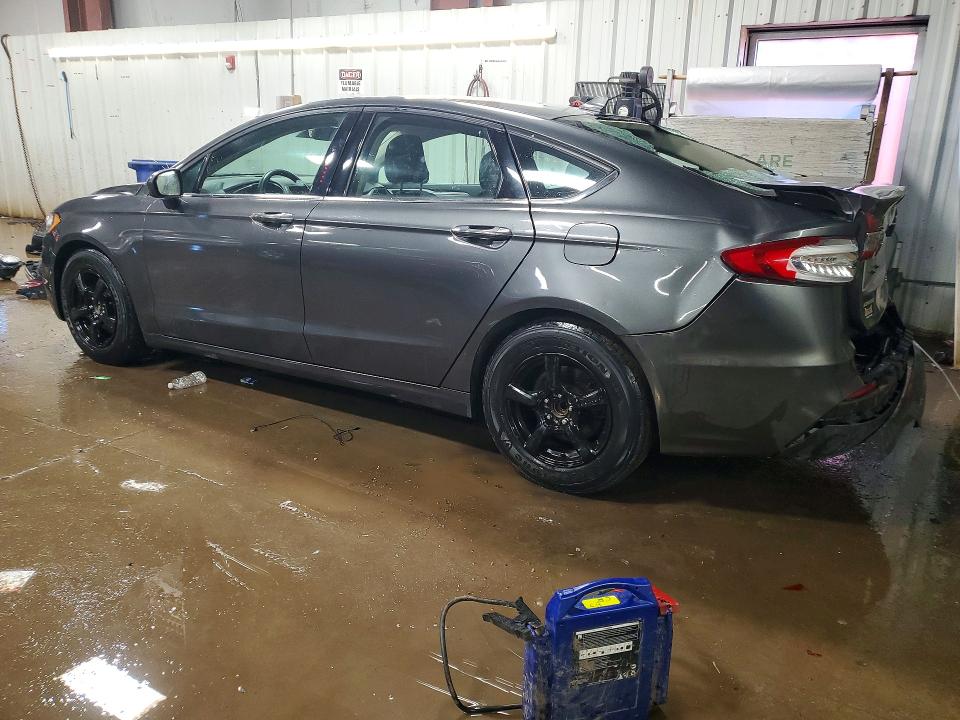 Photo 2 from auction – 2020 FORD FUSION with VIN 3FA6P0HDXLR253527