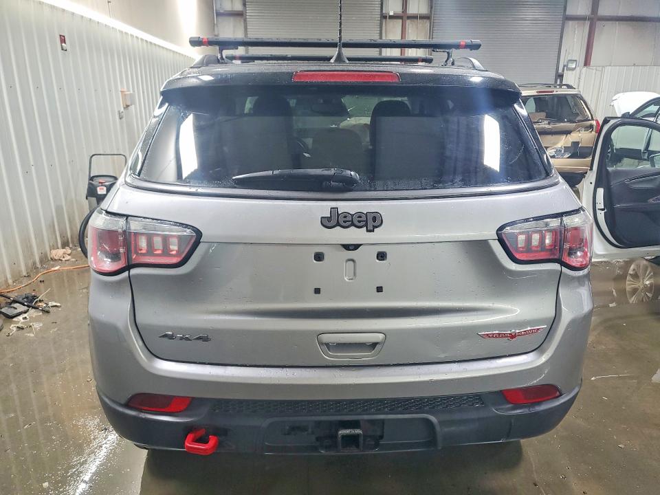 Photo 6 from auction – 2018 JEEP COMPASS TR with VIN 3C4NJDDB6JT212721