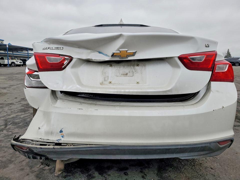 Photo 6 from auction – 2018 CHEVROLET MALIBU with VIN 1G1ZD5ST4JF196841