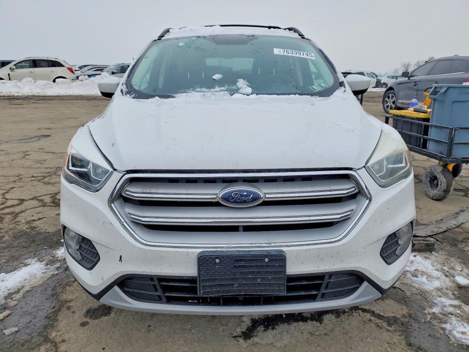 Photo 5 from auction – 2017 FORD ESCAPE SE with VIN 1FMCU9GD5HUC36934