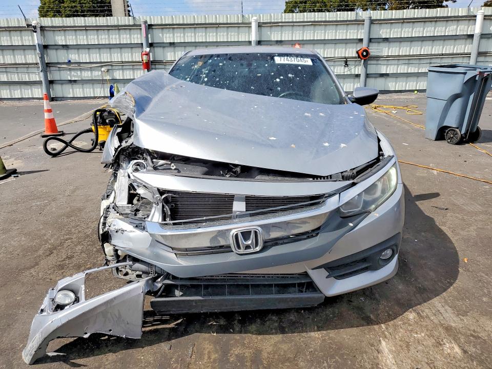 Photo 5 from auction – 2017 HONDA CIVIC with VIN 2HGFC3B74HH354710