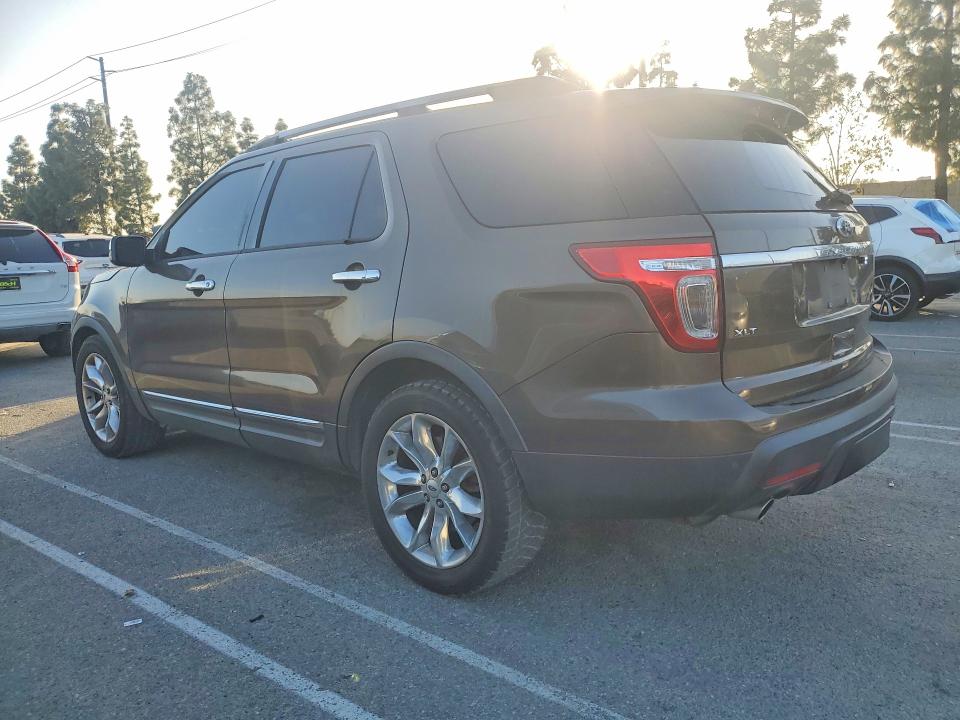 Photo 2 from auction – 2015 FORD EXPLORER with VIN 1FM5K7D81FGA83085