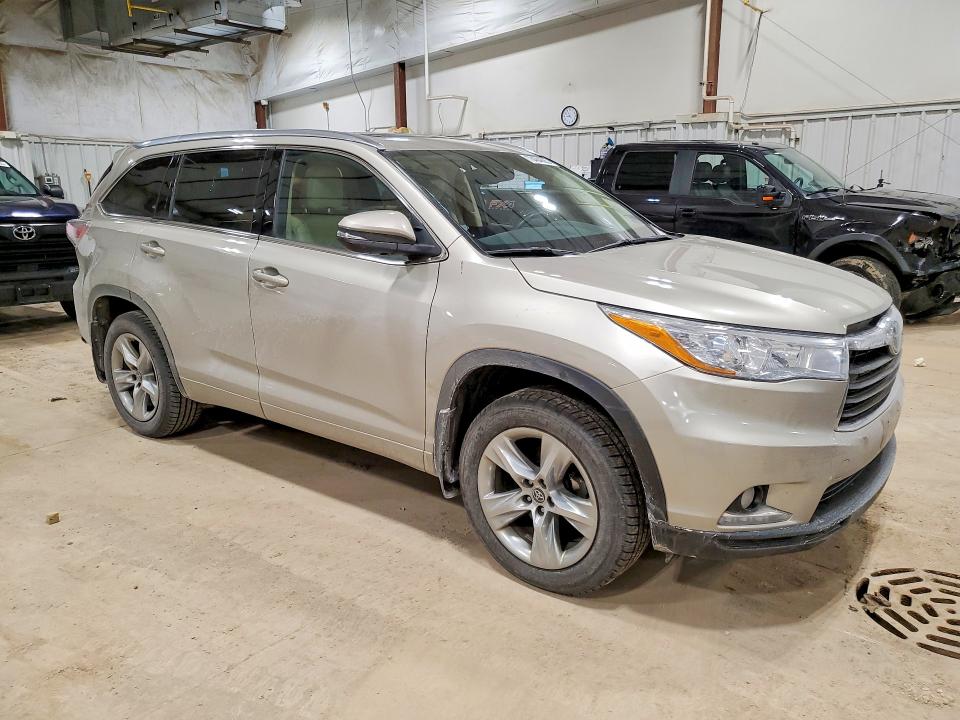 Photo 4 from auction – 2016 TOYOTA HIGHLANDER with VIN 5TDDKRFH5GS227687