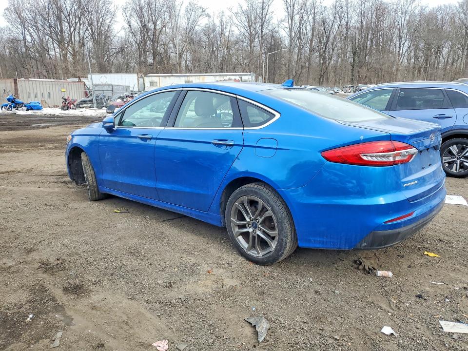 Photo 2 from auction – 2019 FORD FUSION with VIN 3FA6P0CD3KR224537
