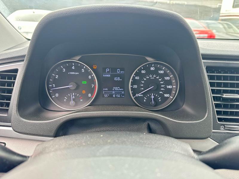Photo 8 from auction – 2017 HYUNDAI ELANTRA SE with VIN 5NPD84LF4HH080208