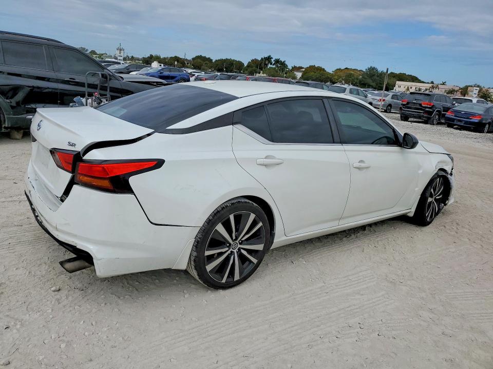 Photo 3 from auction – 2020 NISSAN ALTIMA SR with VIN 1N4BL4CV7LC187454