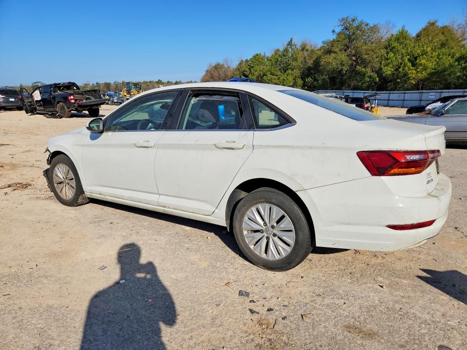 Photo 2 from auction – 2019 VOLKSWAGEN JETTA with VIN 3VWC57BU6KM112256