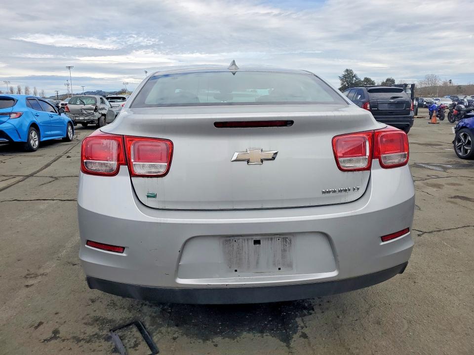 Photo 6 from auction – 2015 CHEVROLET MALIBU with VIN 1G11D5SL8FF142415