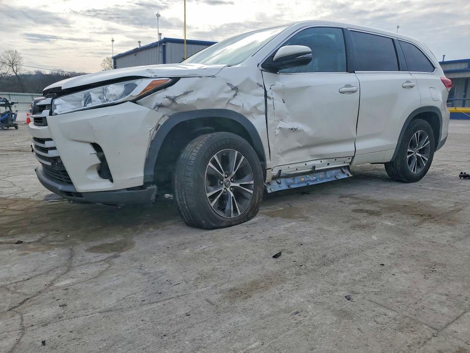 TOYOTA HIGHLANDER 2018 with VIN 5TDZARFH1JS035666 - Photo from auction