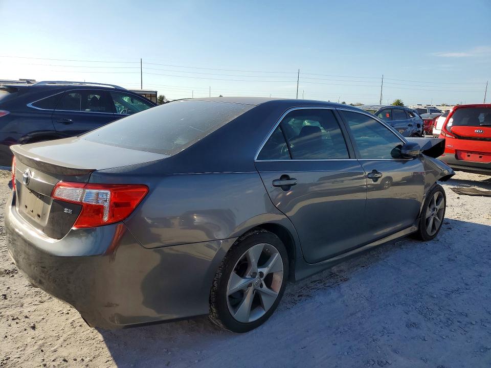 Photo 3 from auction – 2014 TOYOTA CAMRY with VIN 4T1BF1FK3EU337103