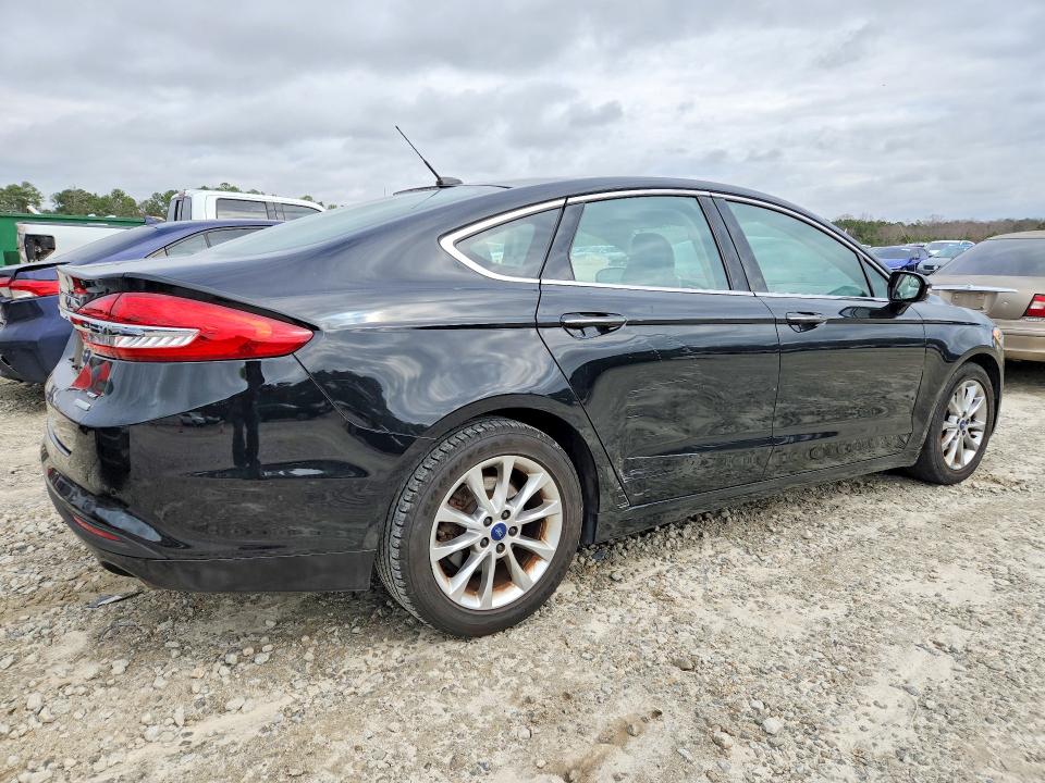 Photo 3 from auction – 2017 FORD FUSION with VIN 3FA6P0HD2HR220366