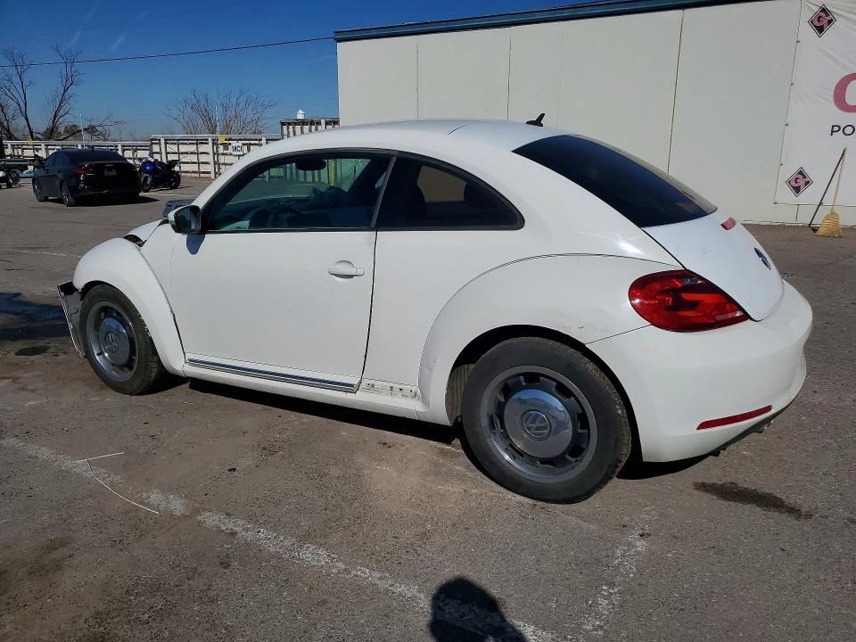 Photo 2 from auction – 2012 VOLKSWAGEN BEETLE with VIN 3VWJX7AT1CM638144