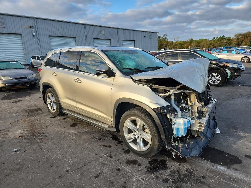 Photo 4 from auction – 2015 TOYOTA HIGHLANDER with VIN 5TDYKRFH2FS039984