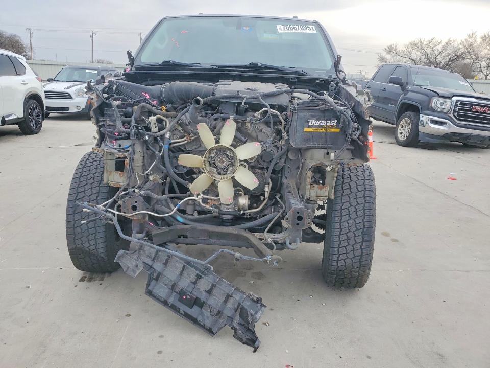 Photo 5 from auction – 2019 TOYOTA 4RUNNER SR with VIN JTEBU5JR0K5685271