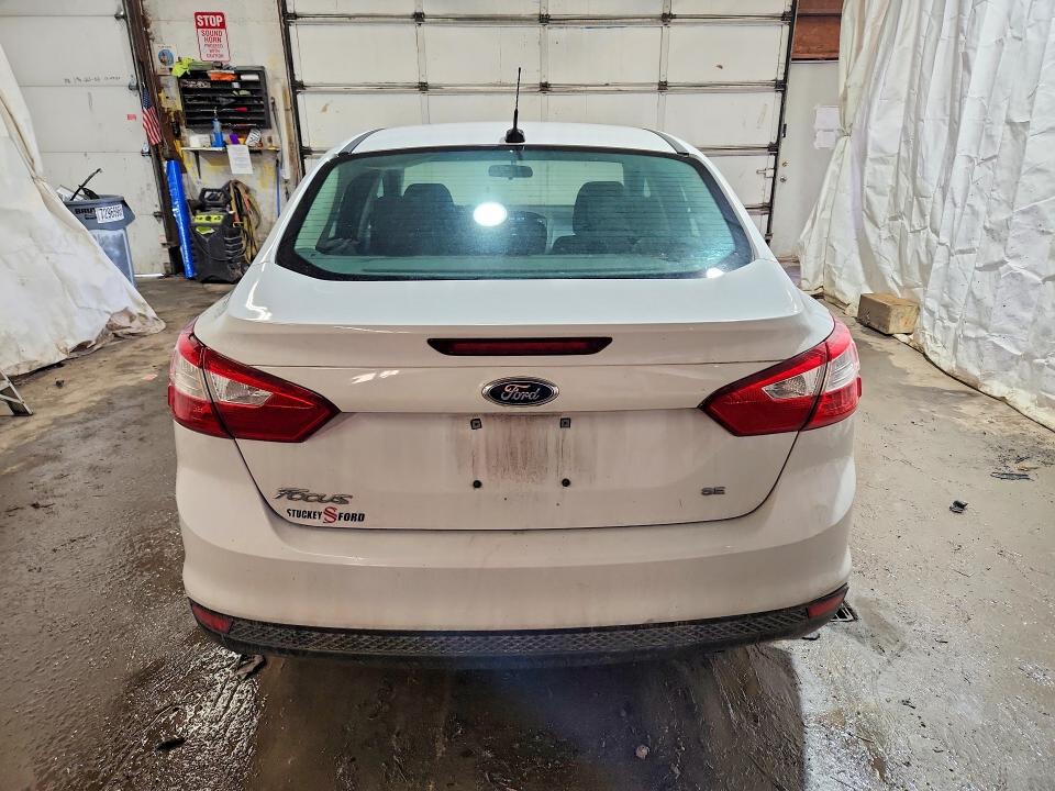 Photo 6 from auction – 2014 FORD FOCUS with VIN 1FADP3F22EL105920