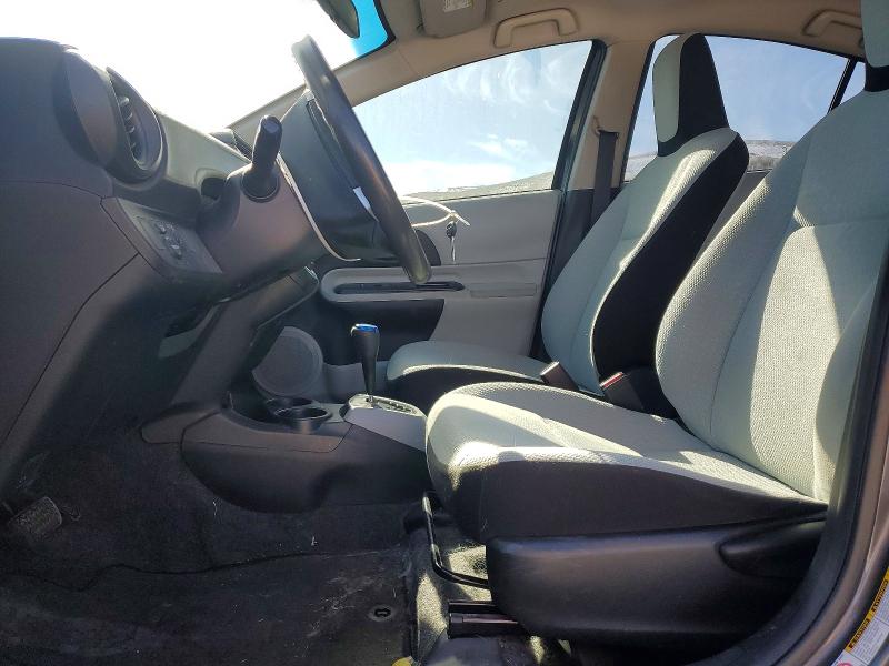 Photo 7 from auction – 2014 TOYOTA PRIUS C with VIN JTDKDTB38E1084656