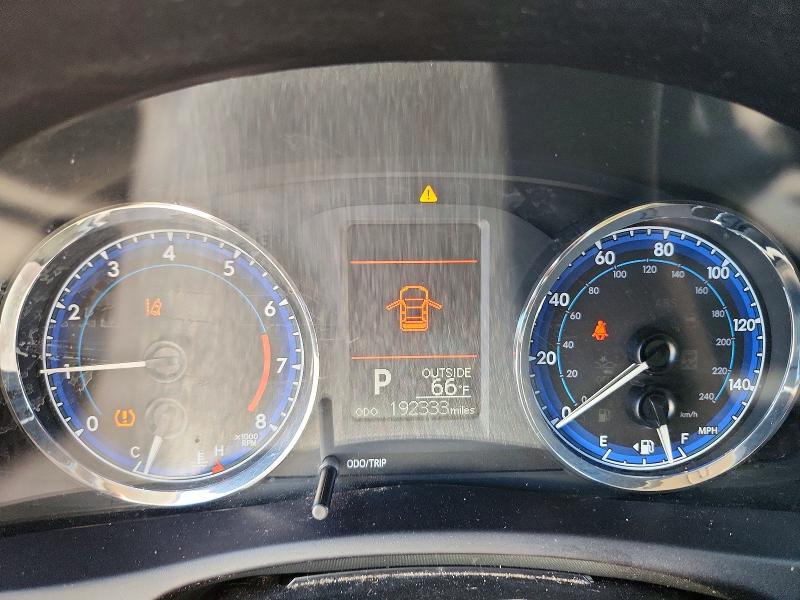 Photo 9 from auction – 2018 TOYOTA COROLLA with VIN 5YFBURHE3JP752994