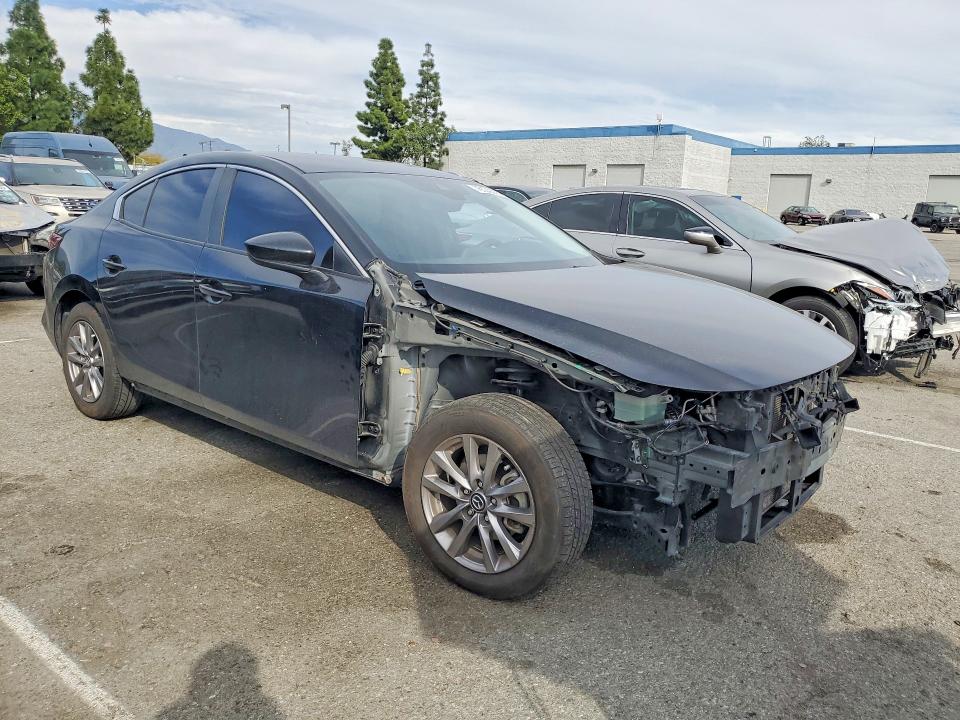 Photo 4 from auction – 2020 MAZDA 3 with VIN JM1BPABL4L1166327