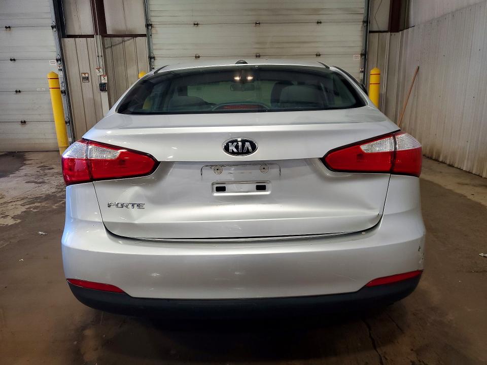 Photo 6 from auction – 2015 KIA FORTE LX with VIN KNAFX4A62F5259226