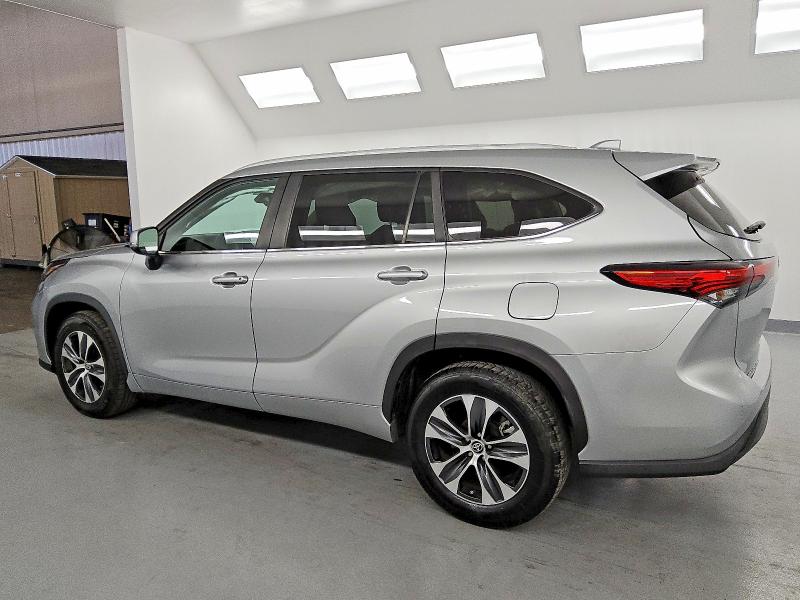 Photo 2 from auction – 2023 TOYOTA HIGHLANDER with VIN 5TDKDRAH5PS024906