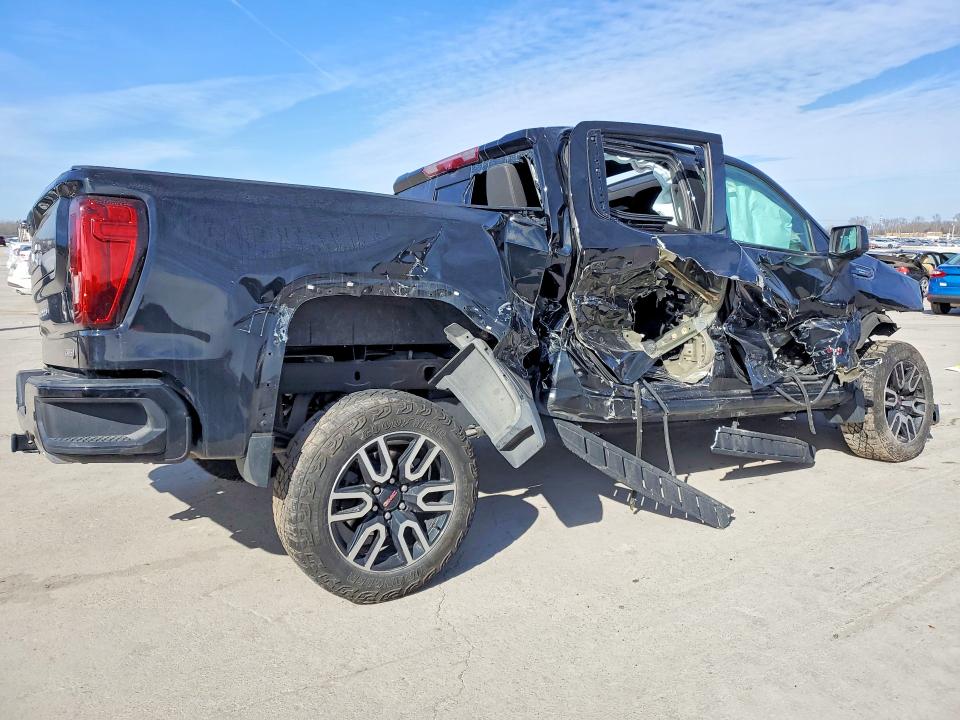 Photo 3 from auction – 2023 GMC SIERRA with VIN 1GTUUEE8XPZ217367