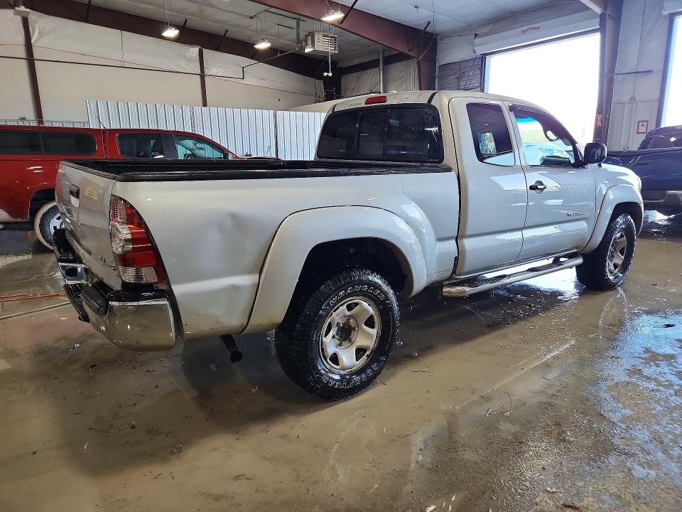 Photo 3 from auction – 2010 TOYOTA TACOMA with VIN 5TEUU4EN8AZ746151