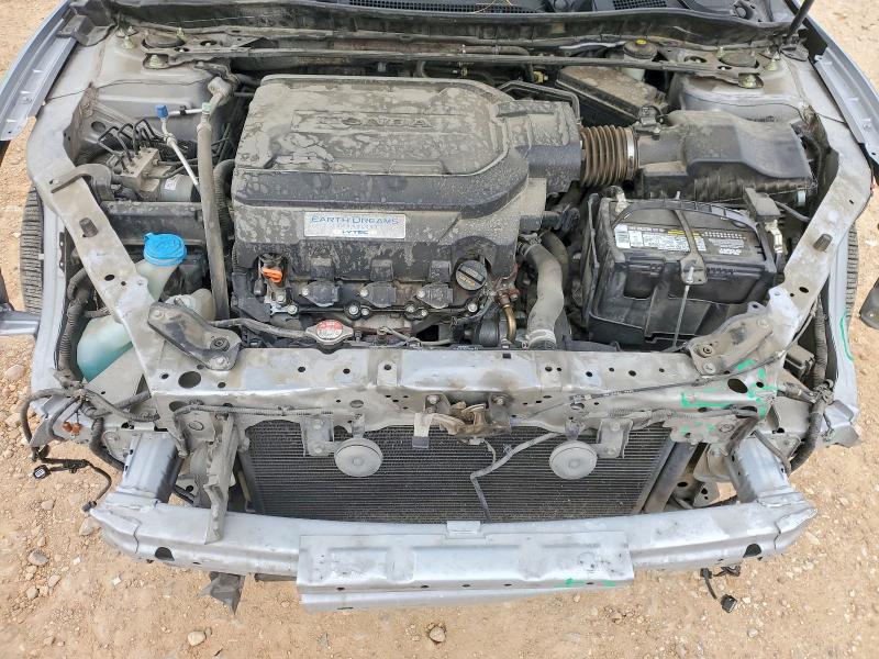 Photo 11 from auction – 2017 HONDA ACCORD TOU with VIN 1HGCR3F97HA045244