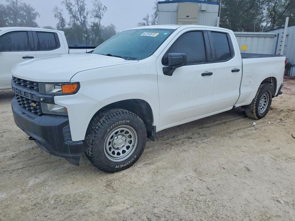 CHEVROLET SILVERADO 2021 with VIN 1GCRYAEH4MZ282066 - Photo from auction