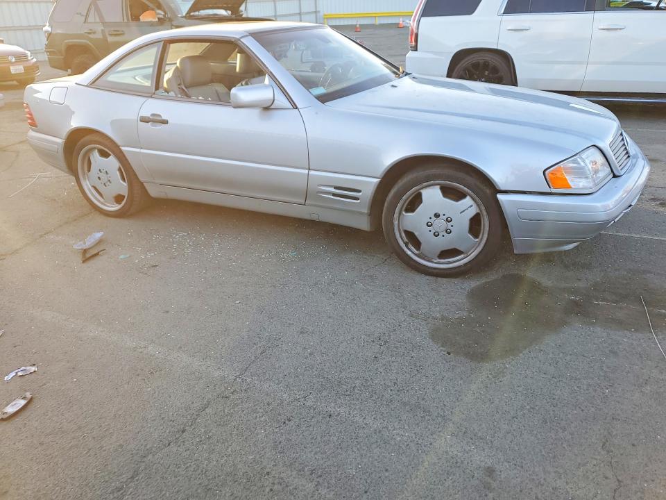 Photo 4 from auction – 1998 MERCEDES-BENZ SL 500 with VIN WDBFA67F0WF168553