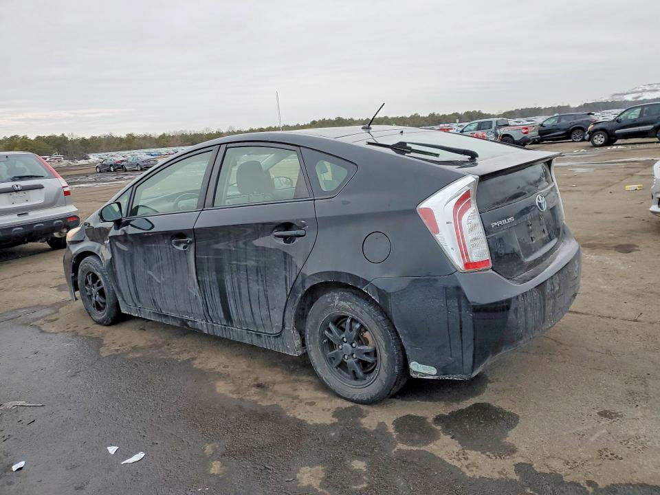 Photo 2 from auction – 2014 TOYOTA PRIUS with VIN JTDKN3DU8E0367597