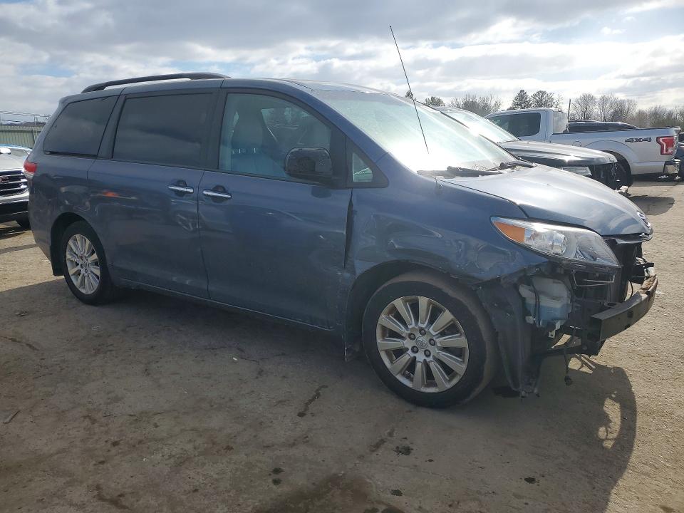 Photo 4 from auction – 2014 TOYOTA SIENNA XLE with VIN 5TDDK3DC8ES072456
