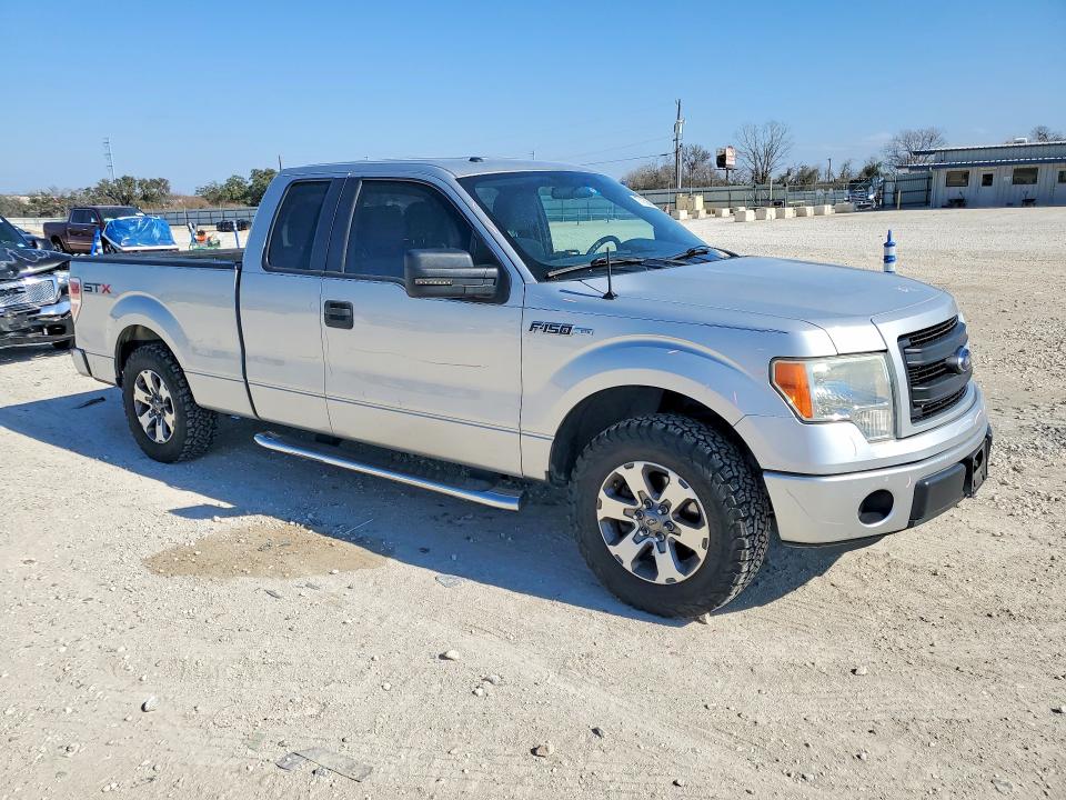 Zdjęcie 4 z aukcji – 2013 FORD F150 SUPER z VIN 1FTFX1CF5DFA37964