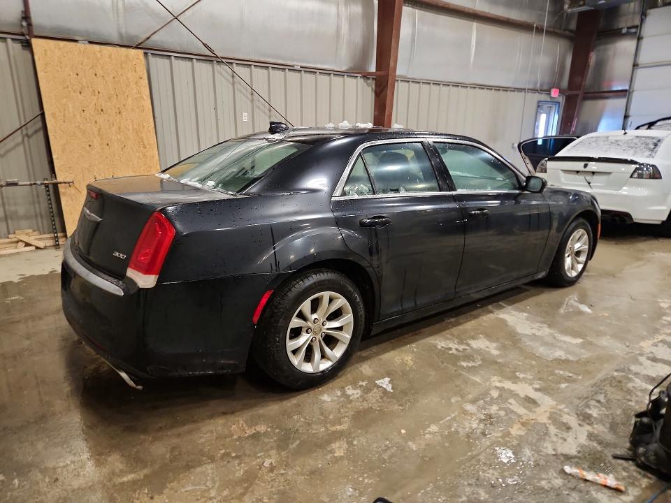 Photo 3 from auction – 2015 CHRYSLER 300 with VIN 2C3CCAAG8FH786581