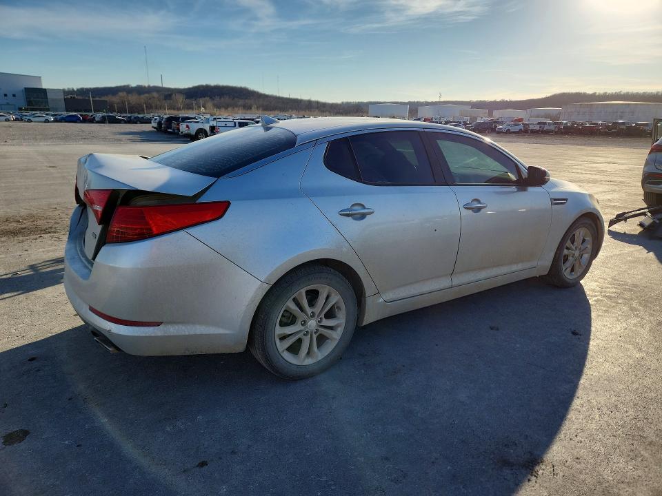Photo 3 from auction – 2012 KIA OPTIMA with VIN 5XXGM4A7XCG056259