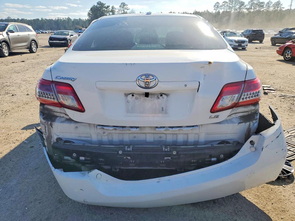 Photo 6 from auction – 2011 TOYOTA CAMRY with VIN 4T4BF3EK4BR106032