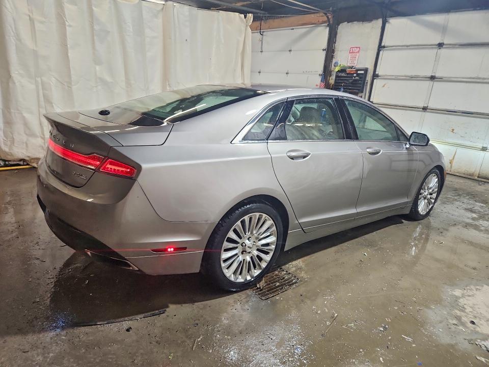 Photo 3 from auction – 2016 LINCOLN MKZ with VIN 3LN6L2J98GR621924