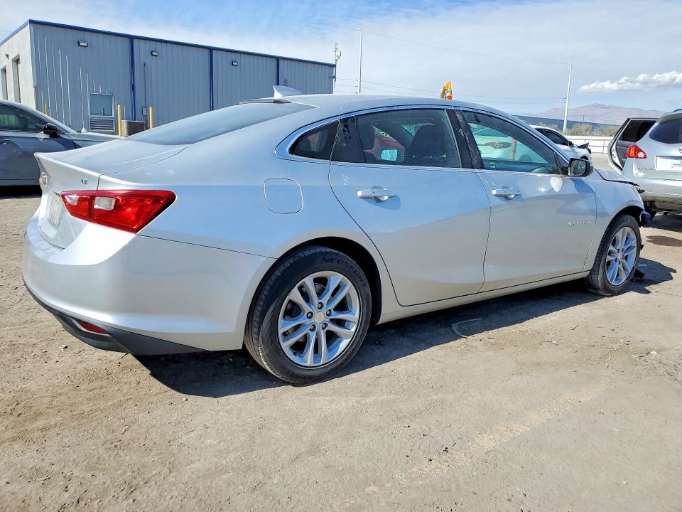 Photo 3 from auction – 2018 CHEVROLET MALIBU with VIN 1G1ZD5ST3JF178167