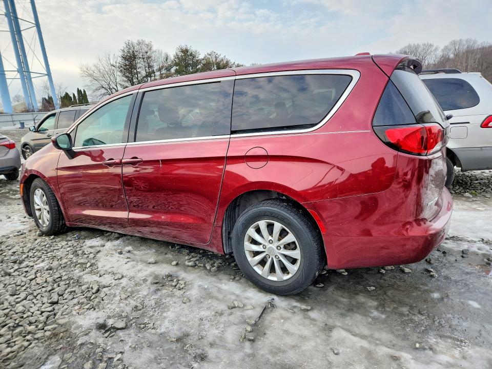 Photo 2 from auction – 2017 CHRYSLER PACIFICA T with VIN 2C4RC1DGXHR588972