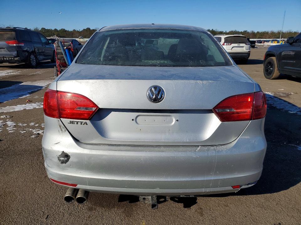 Photo 6 from auction – 2011 VOLKSWAGEN JETTA BASE with VIN 3VW1K7AJ2BM305754
