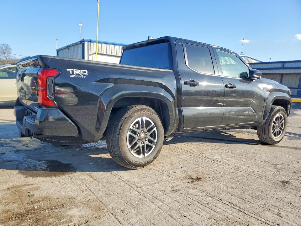 Photo 3 from auction – 2025 TOYOTA TACOMA with VIN 3TMLB5JN3SM103167