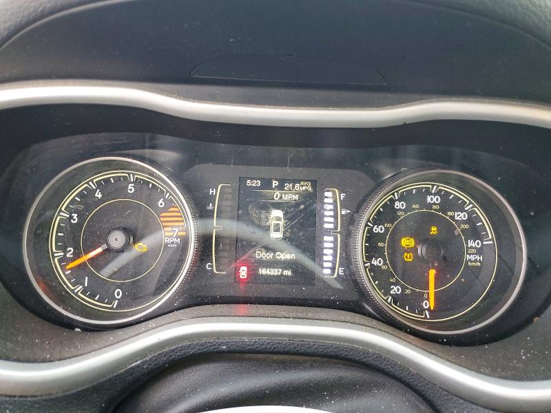 Photo 9 from auction – 2018 JEEP CHEROKEE with VIN 1C4PJLLB0JD590754