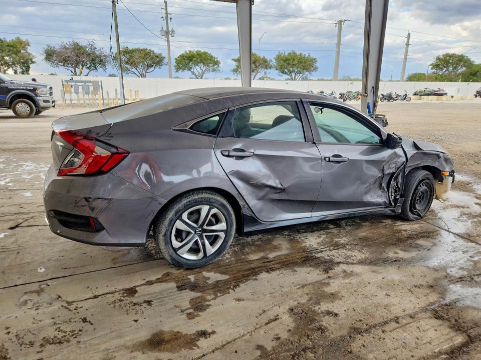 Photo 3 from auction – 2019 HONDA CIVIC with VIN 2HGFC2F62KH573457