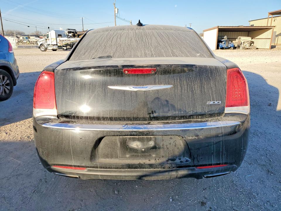 Photo 6 from auction – 2019 CHRYSLER 300 with VIN 2C3CCAAGXKH619732