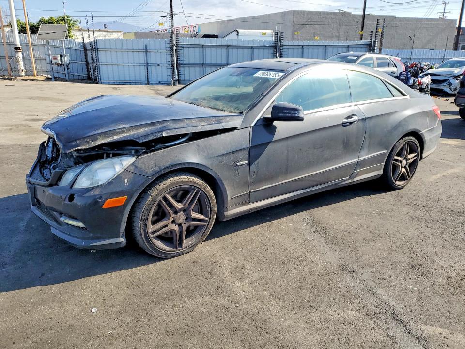 MERCEDES-BENZ E 550 2012 مع رقم تعريف المركبة WDDKJ7DB9CF162842 - صورة من المزاد
