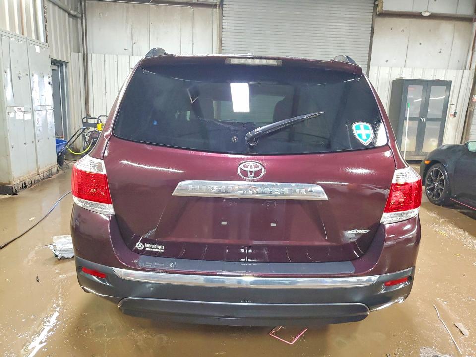 Photo 6 from auction – 2012 TOYOTA HIGHLANDER with VIN 5TDBK3EH7CS120916