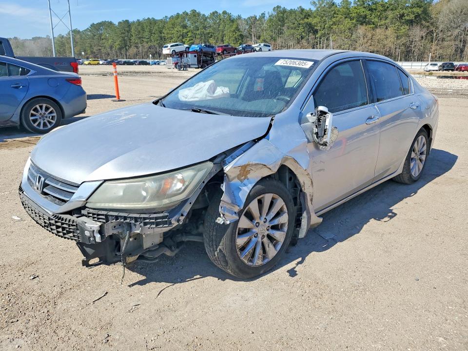 HONDA ACCORD EXL 2015 with VIN 1HGCR2F86FA177023 - Photo from auction