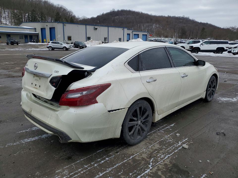 Photo 3 from auction – 2017 NISSAN ALTIMA 2.5 with VIN 1N4AL3AP0HC479903